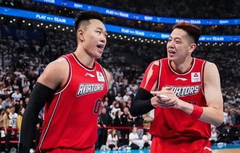 乐鱼-CBA双子星命运天差地别！一次内讧，改写贺希宁与沈梓捷人生轨迹